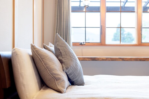 3 bedrooms, desk, free WiFi, bed sheets