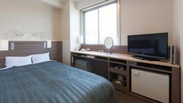 1 bedroom, desk, iron/ironing board, WiFi (free)