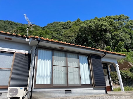 Exterior. A relaxing space that can be rented exclusively for one group up to 5 people / Kirishima Kagoshima