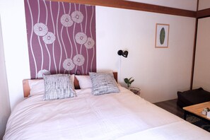5 bedrooms, free WiFi, bed sheets