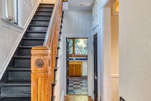 Interior - Historic Garden Retreat (Portland)