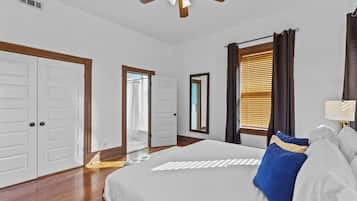 4 kamar tidur dan didekorasi berbeda-beda