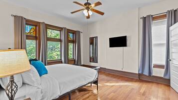 4 bedrooms, individually decorated, individually furnished, bed sheets