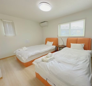 2 bedrooms, desk, free WiFi, bed sheets