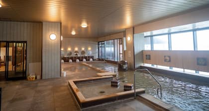 Room is up to youOcean view for 3 people vs | / Nanao Ishikawa