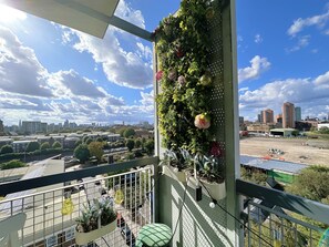 Property grounds - Luxury 2 BR Flat in Canary Wharf
(London)