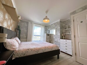 2 bedrooms, iron/ironing board, WiFi, bed sheets - Luxury 2 BR Flat in Canary Wharf

 (London)