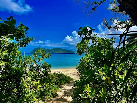 Beach. Nonsmoking Chic and relaxing Ryukyu modern room 3 people / Yaeyama-gun Okinawa