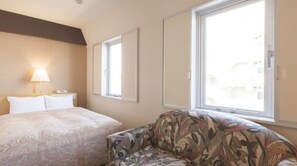 1 habitación, escritorio, tabla de planchar con plancha y wifi gratis 