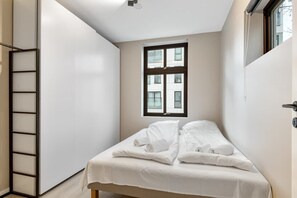 2 quartos, berço de viagem, Wi-Fi, roupa de cama