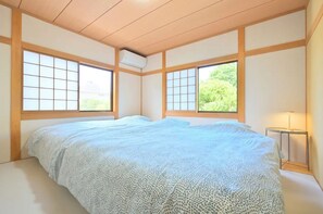4 bedrooms, desk, free WiFi, bed sheets - Living room with sea view detached house with gar - 210 / Ito Shizuoka (Ito)