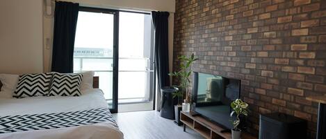 1 bedroom, desk, free WiFi, bed sheets