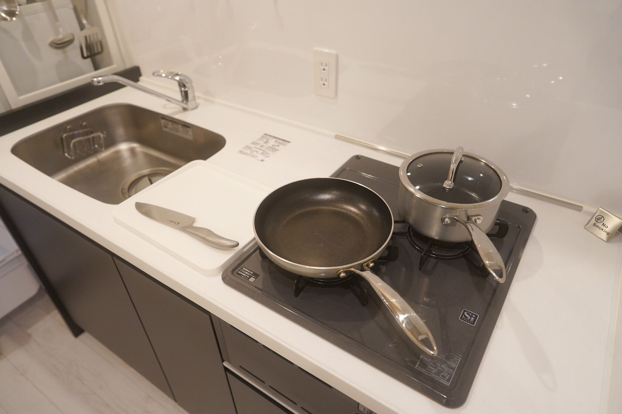 冰箱、微波炉、炉灶、厨具/餐具