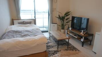 1 bedroom, desk, free WiFi, bed sheets