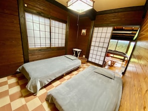 3 bedrooms, desk, iron/ironing board, free WiFi