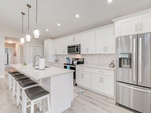 Fridge, microwave, oven, stovetop - Island Oasis Steps From the Sugar Sand Beach (Fort Myers Beach)