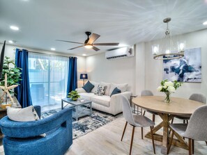 TV - Island Tuckaway - Beach 1 Block - Poolside (Fort Myers Beach)