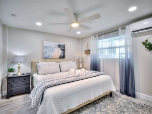 1 bedroom, iron/ironing board, travel crib, WiFi - Island Sunshine - Heated Pool-Walk to Gulf (Fort Myers Beach)