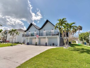 Exterior - Island Sunshine - Heated Pool-Walk to Gulf (Fort Myers Beach)