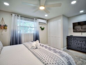 1 habitación, tabla de planchar con plancha, cuna de viaje y wifi 