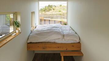 2 bedrooms, desk, free WiFi, bed sheets