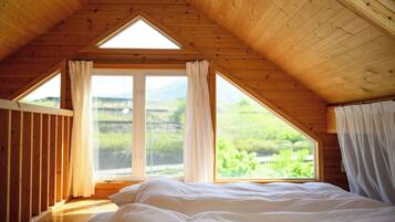 3 bedrooms, desk, free WiFi, bed sheets