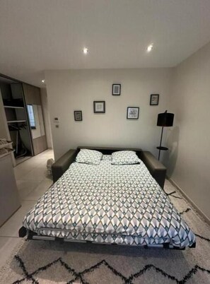 1 chambre, Wi-Fi gratuit, draps fournis