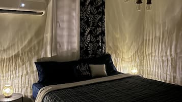 3 quartos, escrivaninha, ferros/tábuas de passar roupa