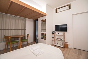 1 bedroom, desk, free WiFi