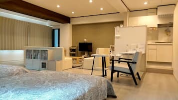 1 bedroom, desk, free WiFi, bed sheets