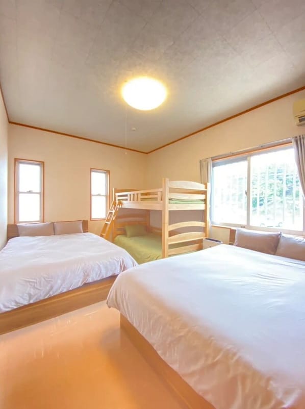 2 bedrooms, desk, iron/ironing board, free WiFi