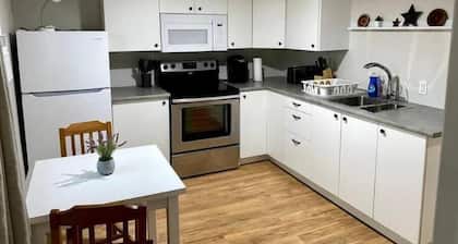 Comfy and modern private suite - everything you need for a short to midterm stay