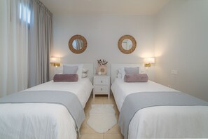4 Schlafzimmer, Bügeleisen/Bügelbrett, kostenloses WLAN, Bettwäsche