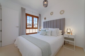 4 chambres, fer et planche à repasser, Wi-Fi gratuit, draps fournis