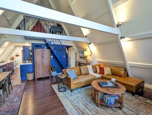 Smart-TV, Kamin, DVD-Player, Computerbildschirme