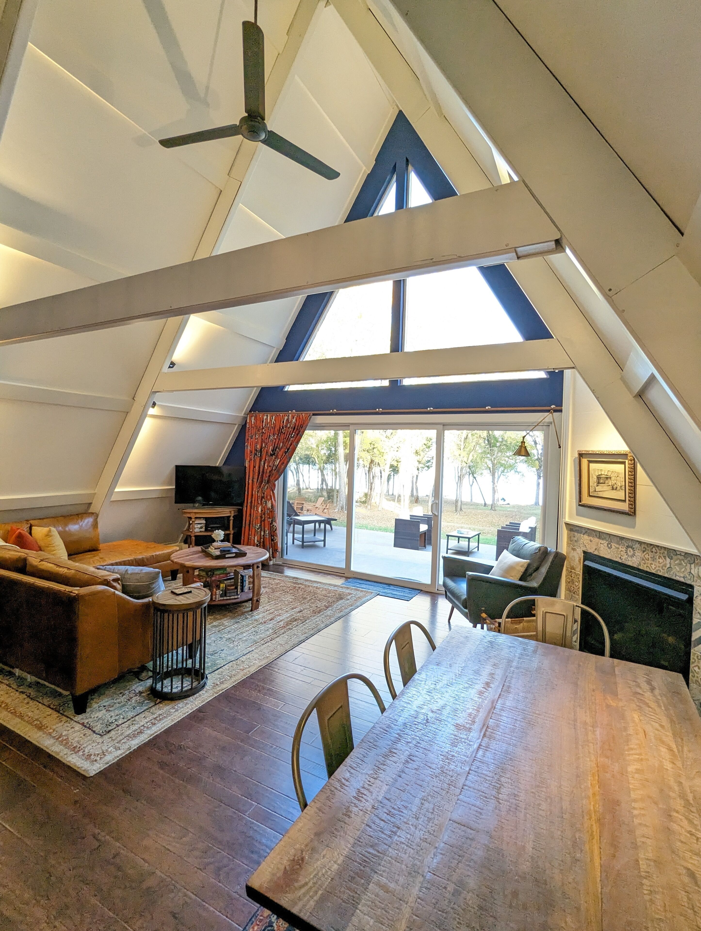 Smart-TV, peis, DVD-spiller og PC-skjermer