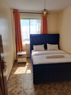 1 多间卧室、熨斗/熨衣板、WiFi、床单