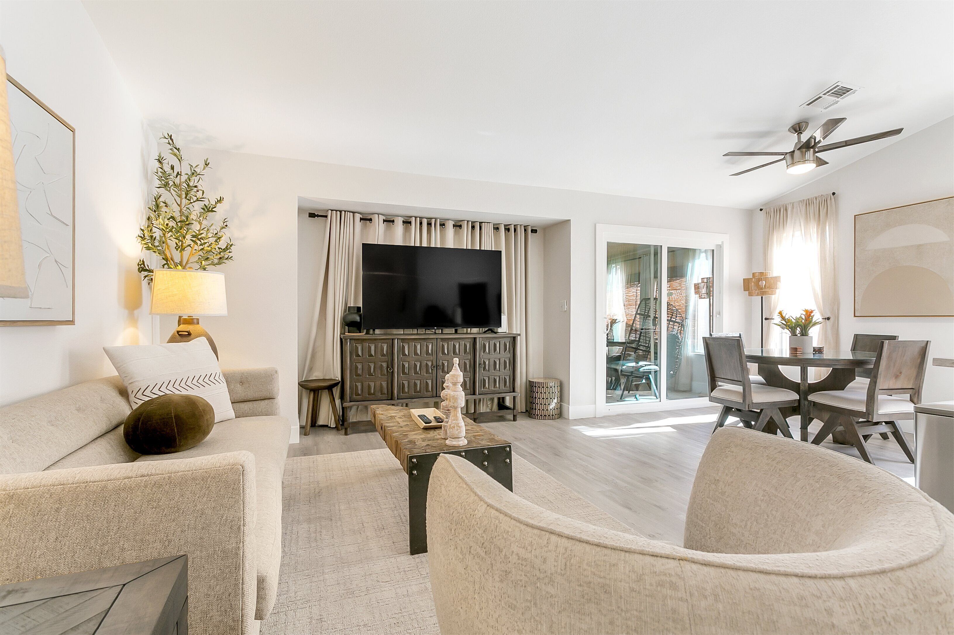 Smart TV, table tennis