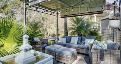 4 miles from Disney 5 Star RV Resort! Locations Location !The Hidden Gem Cottage