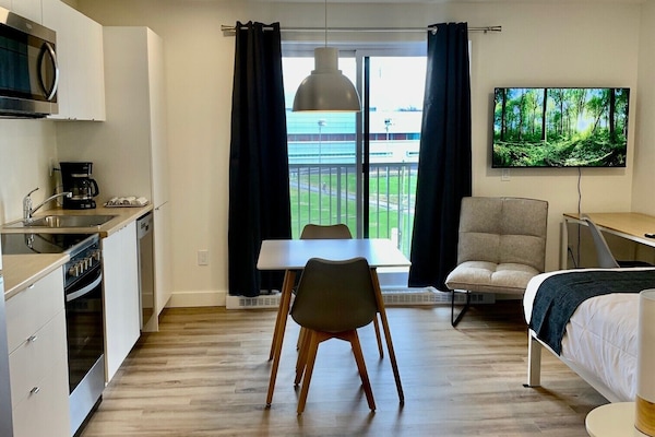 Standard Studio Double Bed | Desk, laptop workspace, free WiFi, bed sheets
