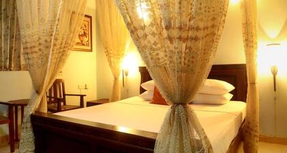 Deluxe Double Room with free Airport pickup or drop