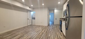 Fridge, microwave, oven, stovetop - Cozy Living, conveniently located close to city nightlife and touring. (Washington)