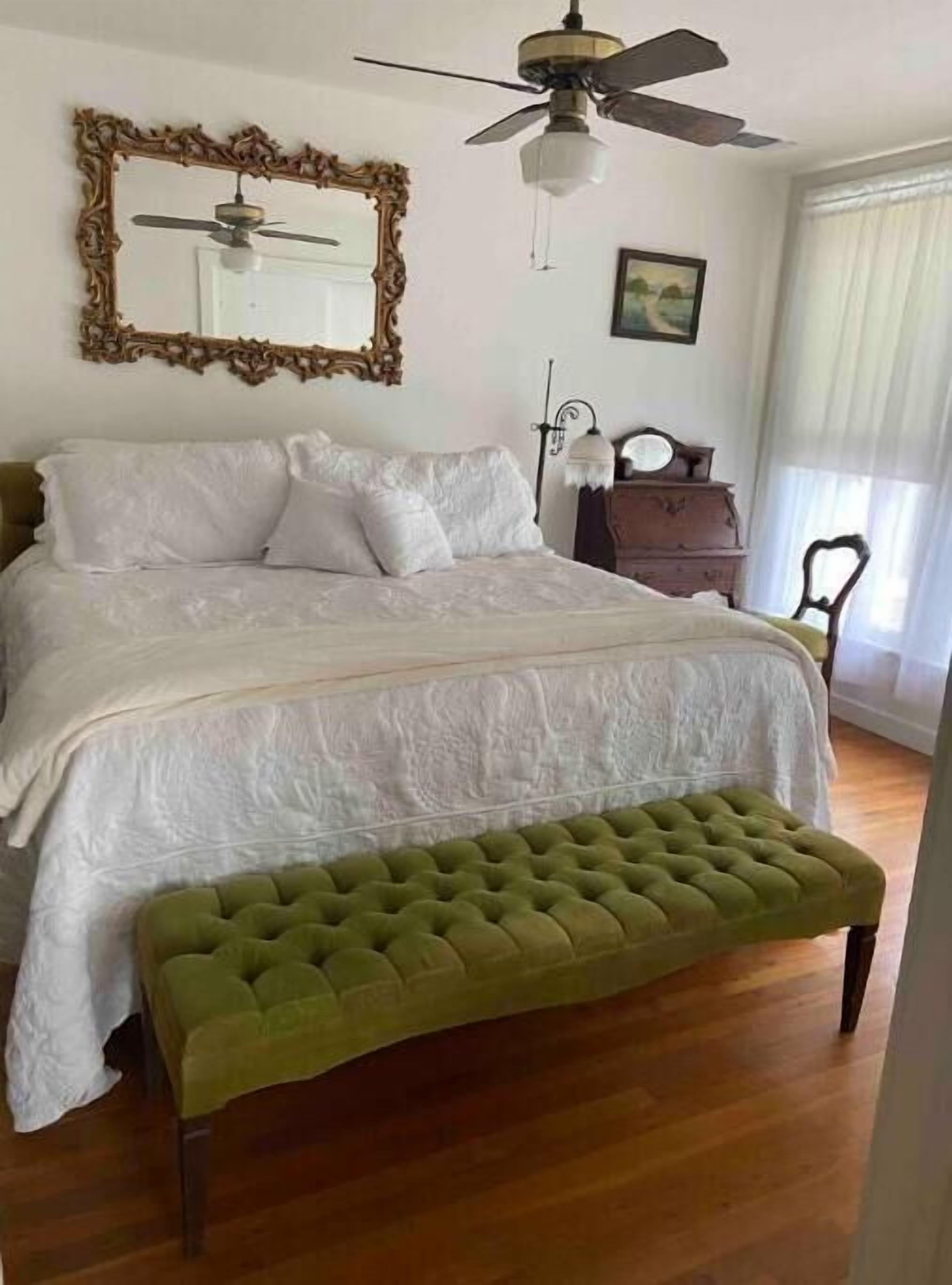 4 bedrooms, WiFi, bed sheets