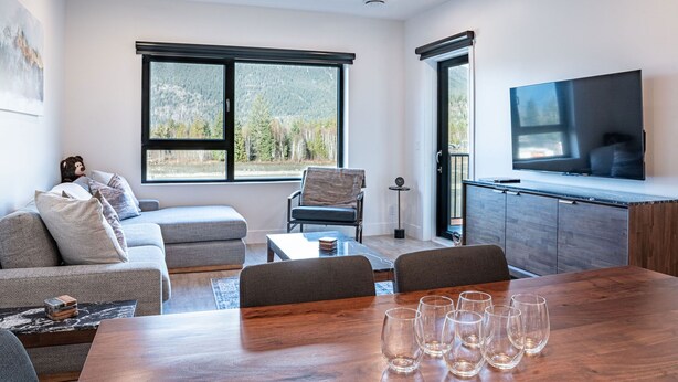 Condo, 2 phòng ngủ | Khu phòng khách