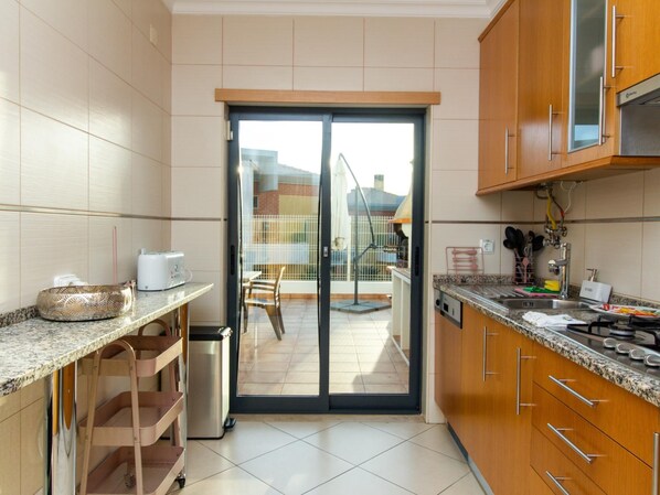 Fridge, microwave, oven, dishwasher