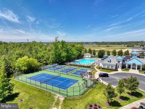4BR/3.5BR in Rehoboth! Gameroom, Clubhouse, Pool, Pickleball minutes to beaches!