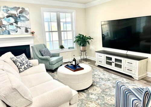 4BR/3.5BR in Rehoboth! Gameroom, Clubhouse, Pool, Pickleball minutes to beaches!