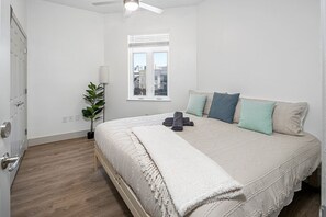 4 bedrooms, desk, iron/ironing board, free WiFi