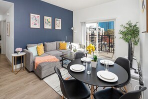 Dining - Carolina Blue | Stunning Views, Free Parking+WiFi (Charlotte)