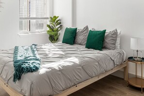 4 habitaciones, escritorio, tabla de planchar con plancha y wifi gratis 